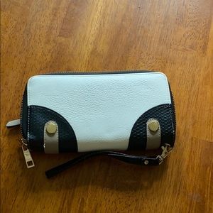 Large wristlet wallet
